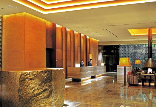 1. 라마다 플라자 ..