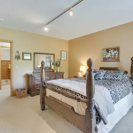 Stunning Sheridan Ranch Villa Mountain View!