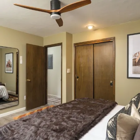 2Bd/2BA w/ Hot Tub + Sauna + Free Vail Beaver Creek Shuttle
