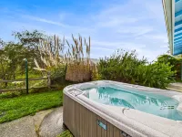 Explore Redwood National Park with Hot Tub, Wood Stove, and Fire Pit! Hotels in Orick