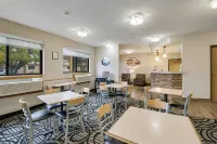 Quality Inn & Suites South - Aamiainen