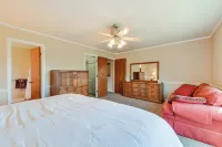 Spacious Mount Pleasant Home w/ Grill & Yard! - Homestays