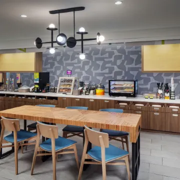 Home2 Suites by Hilton Memphis Downtown Отели рядом с достопримечательностью «Бил-стрит»