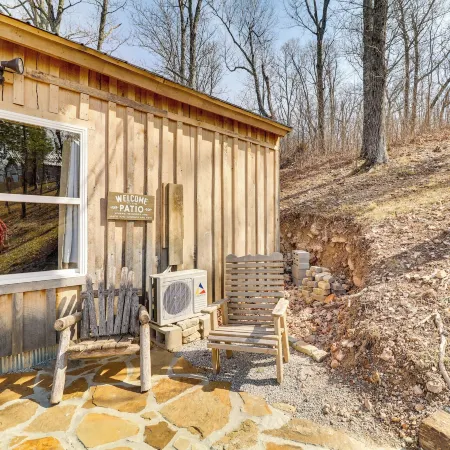 Peaceful Mountain Air Getaway w/ Fire Pit!