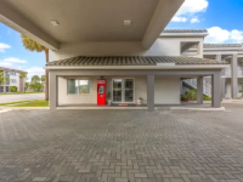 Super 8 by Wyndham Dania/Fort Lauderdale Arpt デイニアのホテル