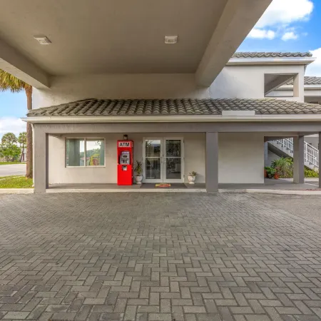 Super 8 by Wyndham Dania/Fort Lauderdale Arpt