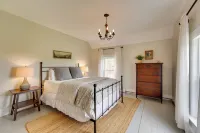 17-Acre Vermont Escape w/ Panoramic Mountain Views - Homestays