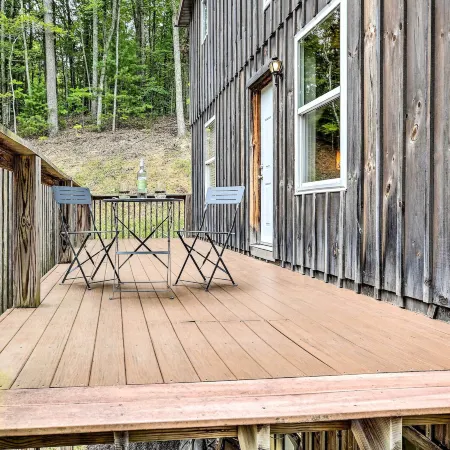 Hike & Zip-Line: Red River Gorge Cabin w/ Hot Tub!