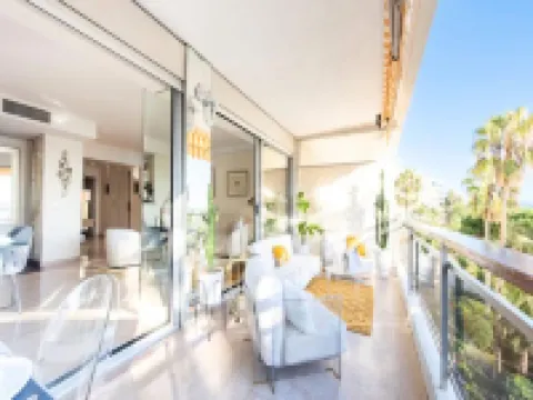 Apartment in Golfe-Juan with Sea View