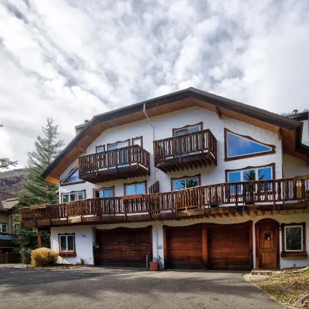 2109 B Chamonix Home