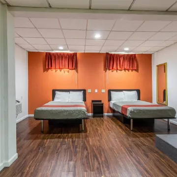 Motel 6 Elizabeth, NJ - Newark Liberty Intl Airport