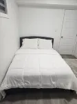 Cozy 1-bedroom Basement Suite With Private Entrance in Saskatoon Hotels in 