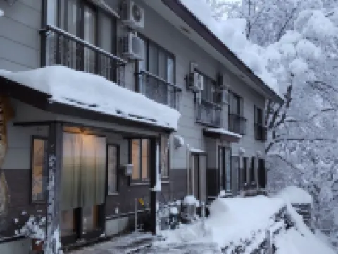 逆巻温泉 川津屋 津南町のホテル