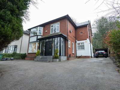 Spacious House With Parking Near Heaton Park