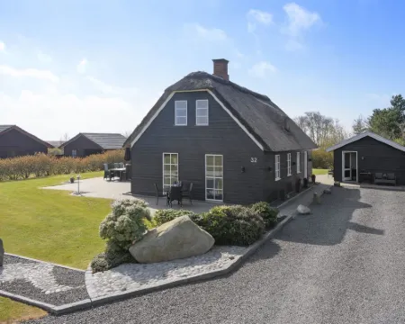 "Benita" - 400m to the Fjord Hotels in Skjern