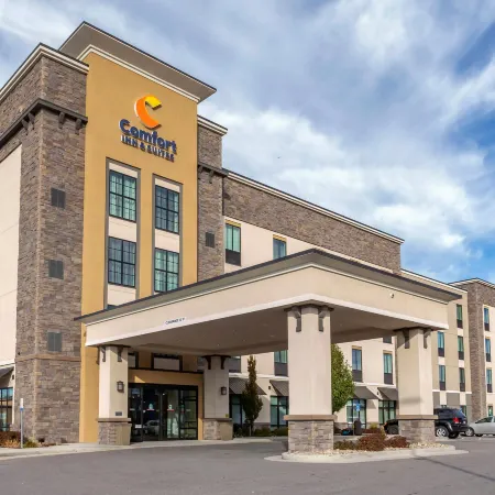 Comfort Inn & Suites Salt Lake City Airport Отели рядом с Аэропорт Солт-Лейк-Сити