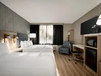 Radisson Hotel Montreal Airport Hotels near Lachine