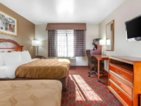 ควอลิตี้ อินน์แอนด์สวีทส์ กู้ดเยียร์ - ฟีนิกซ์เวสต์ โรงแรมในกู้ดเยียร์