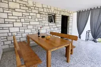 Quiet Apartment With Terrace - 3-stjärniga