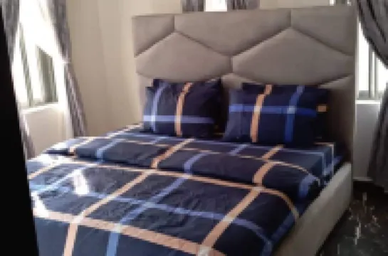 Apartment Sleeps 4 with Free Parking