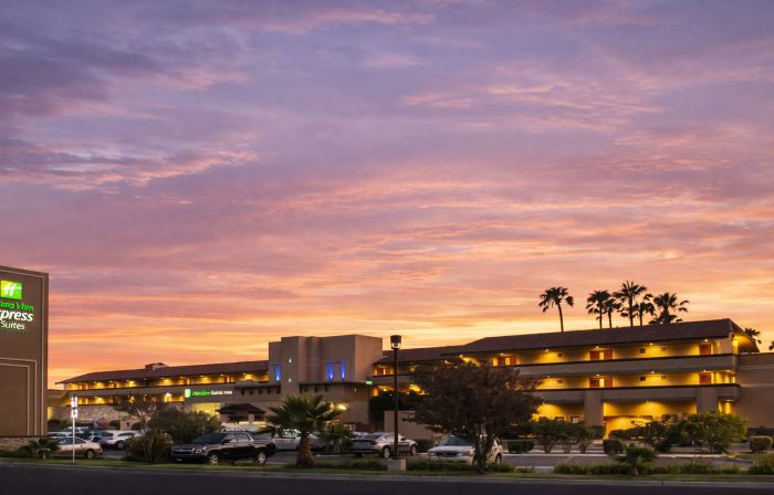 Holiday Inn Express & Suites VENTURA HARBOR by IHG