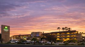 Holiday Inn Express & Suites VENTURA HARBOR by IHG