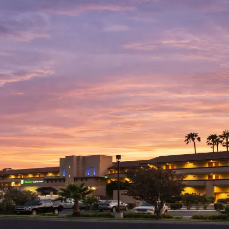 Holiday Inn Express & Suites VENTURA HARBOR by IHG