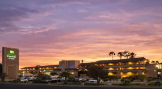 Holiday Inn Express & Suites VENTURA HARBOR by IHG