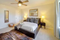 Groups Welcome, Central Location! Tulsa Gem + Yard - balcony