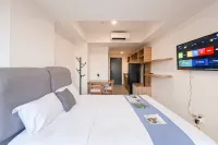 Simple and Tidy Studio Apartment Collins Boulevard By Travelio