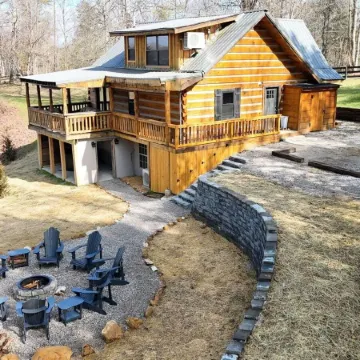 Karaoke, Hot Tub, 1GB Wifi - The Rock House - LUX