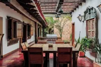 Casa Del Reloj - 2-Star