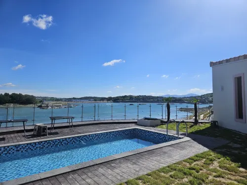 Sacheon Sea Garden Pension - ที่มีสระว่ายน้ำ