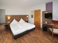 Hotel Berghof Wasserkuppe & Gästehaus Fuldaquelle Hotels in Gersfeld
