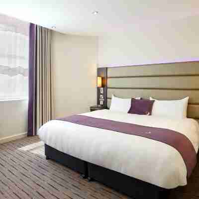 Premier Inn Farnborough Town Centre Rooms
