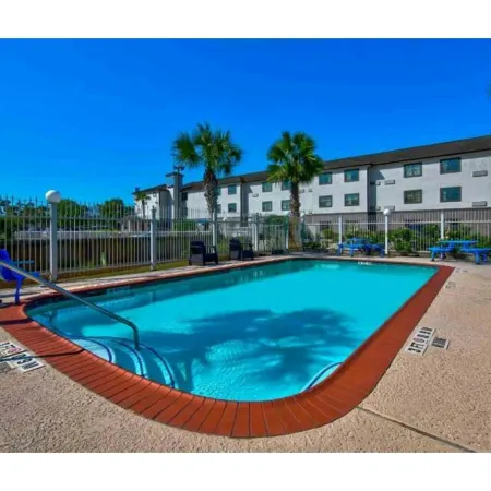 OYO Townhouse Beaumont Medical Center Area I-10