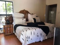 Charming B&B Room with Private Entrance in East London