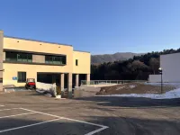 OVER THE MOUNTAIN - Parkplatz