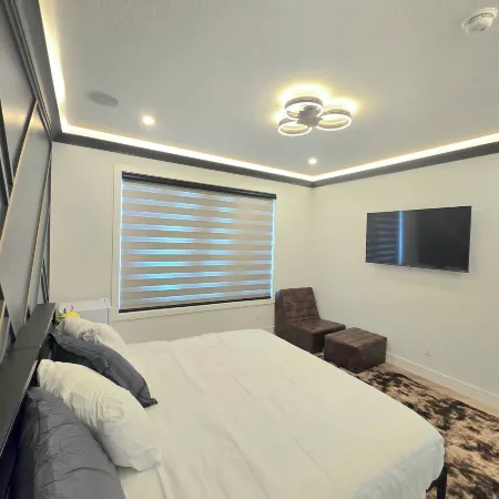 Serene Dwelling Home-4 Bedroom,Pool Table Near Yeg- with AC