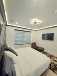 Serene Dwelling Home-4 Bedroom,Pool Table Near Yeg- with AC