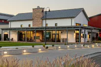Berthoud Basecamp Private Hot Tub & Backyard Oasis - Boutique