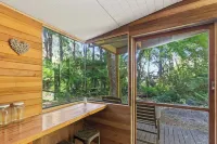 Cabin in the Forest, Cosy Couples Retreat