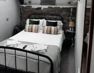 Sgwd Gwladys Lodge
