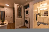 Midtown Atlanta 1BR Skyline Balcony Corner Condo by Piedmont Park | Luxe Pad - Condos