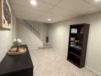 Charming 3 Bedroom 2.5 bathroom finished basement, Huge yard and Charcoal grill Hotels in Baraboo