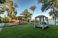 Lakefront Villa ·Tropical Backyard·Kayak·Cool Deck