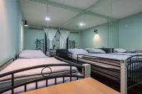 Mireuk Mireuk Hostel - Hostels