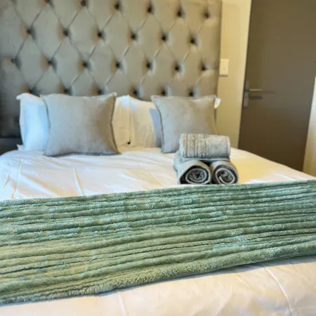 Serene Riverside Apartment in Midrand - Perfect Retreat