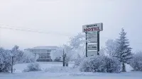 Quest Motel - Motels