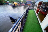 Tharangini Houseboats
